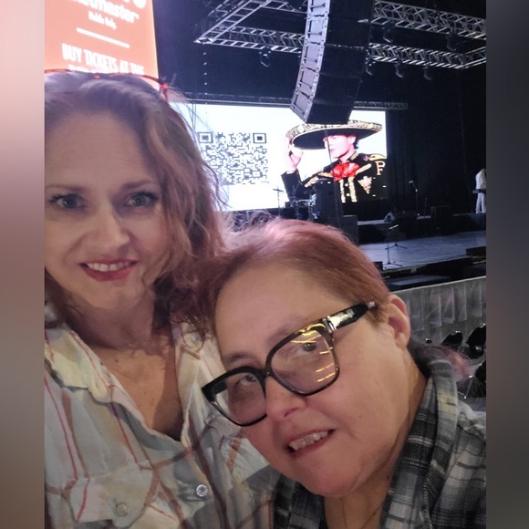 Meet your Posher, Alma - Picture 2 of 9